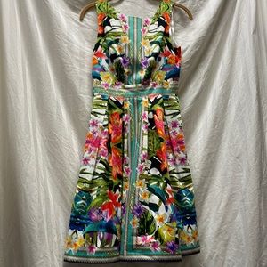 Maggy London sz 2 floral print dress w/mini crinoline Lined long zipper